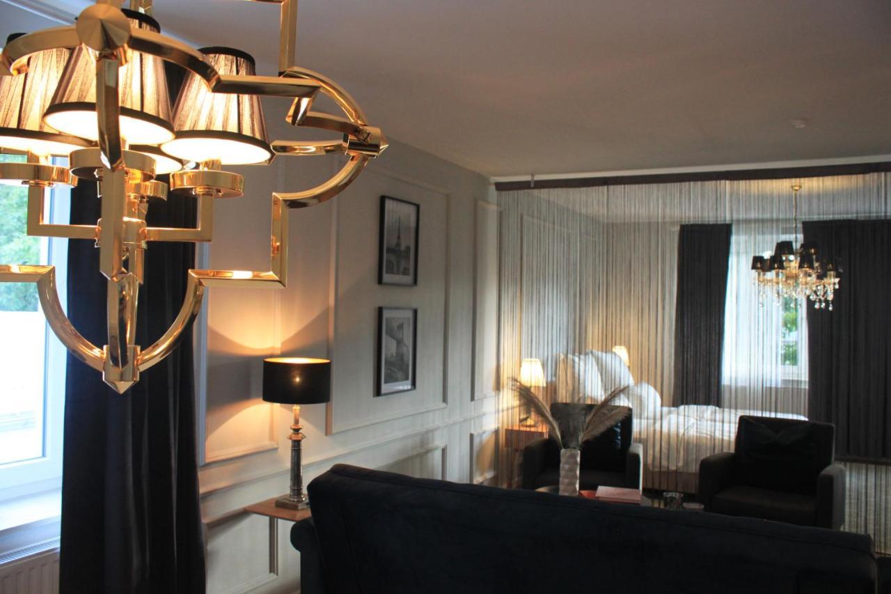 R B Apartment Am Airport Hamburg - 1-4 Personen - Kueche - Smart Tv - Waschmaschine - Perfekt Fuer Geschaeftsreisende Oder Familien Buitenkant foto